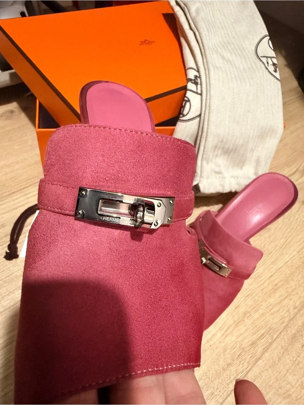 Hermès Sandals – Rose Suede with Palladium Kelly Hardware